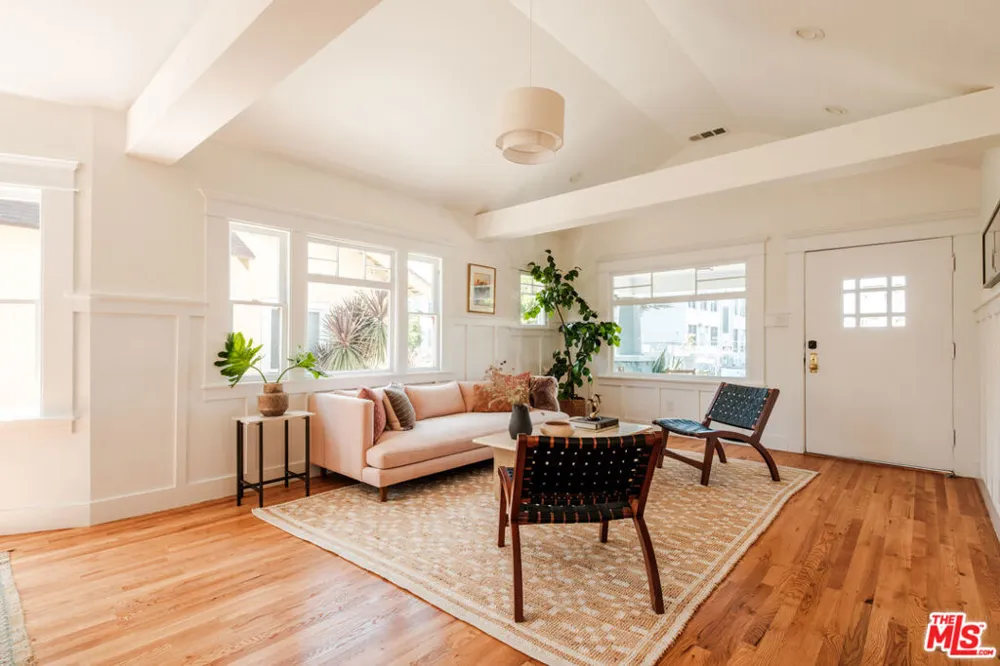3026 6th Avenue Los Angeles, CA 90018