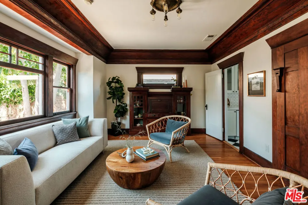 3026 6th Avenue Los Angeles, CA 90018