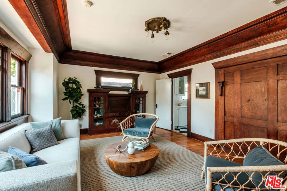 3026 6th Avenue Los Angeles, CA 90018