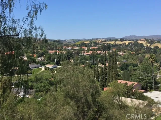 Iglesia Drive Woodland Hills, CA 91364