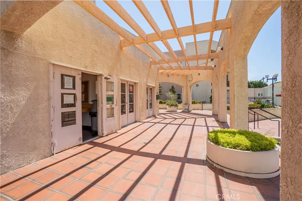 1119 Albany #106 Los Angeles, CA 90015
