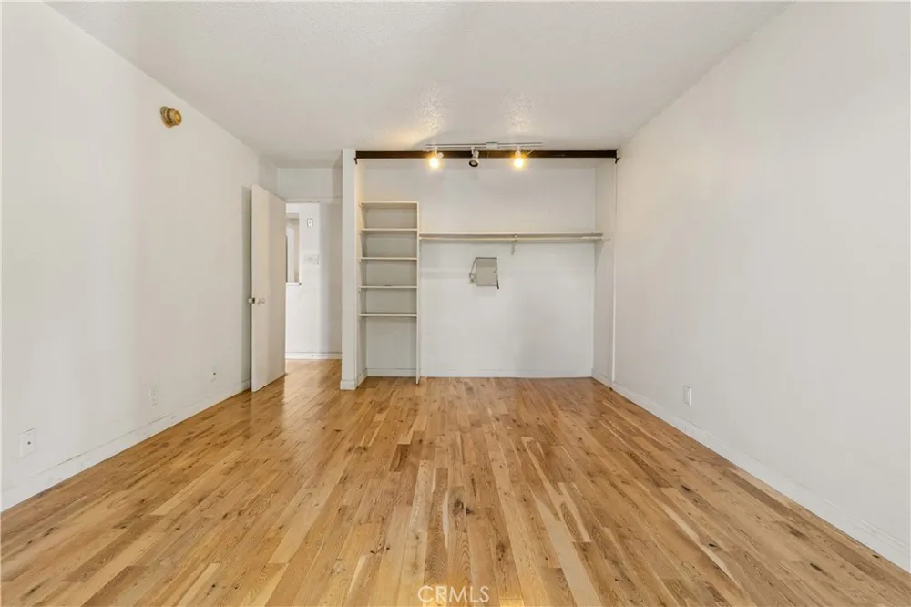 1119 Albany #106 Los Angeles, CA 90015