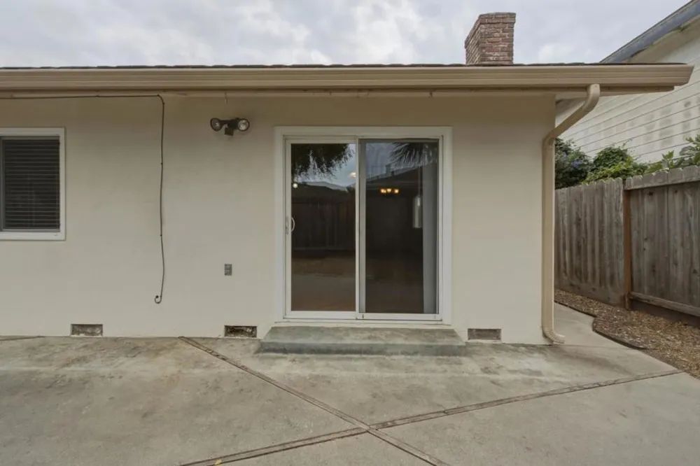 924 San Vincente Avenue Salinas, CA 93901