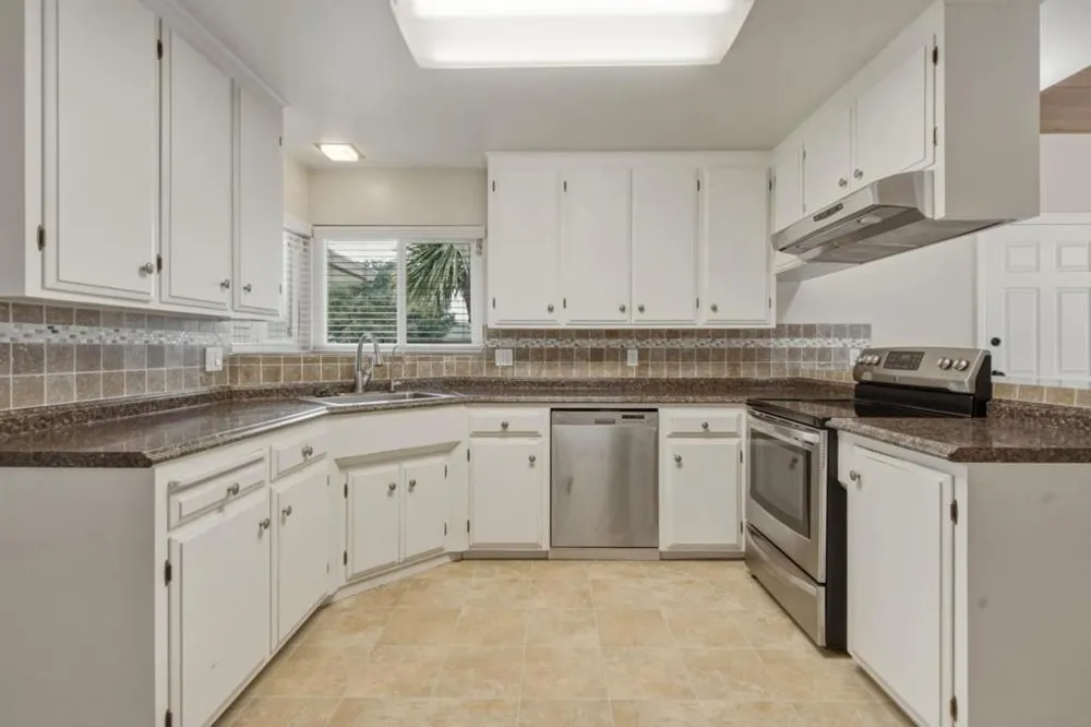 924 San Vincente Avenue Salinas, CA 93901