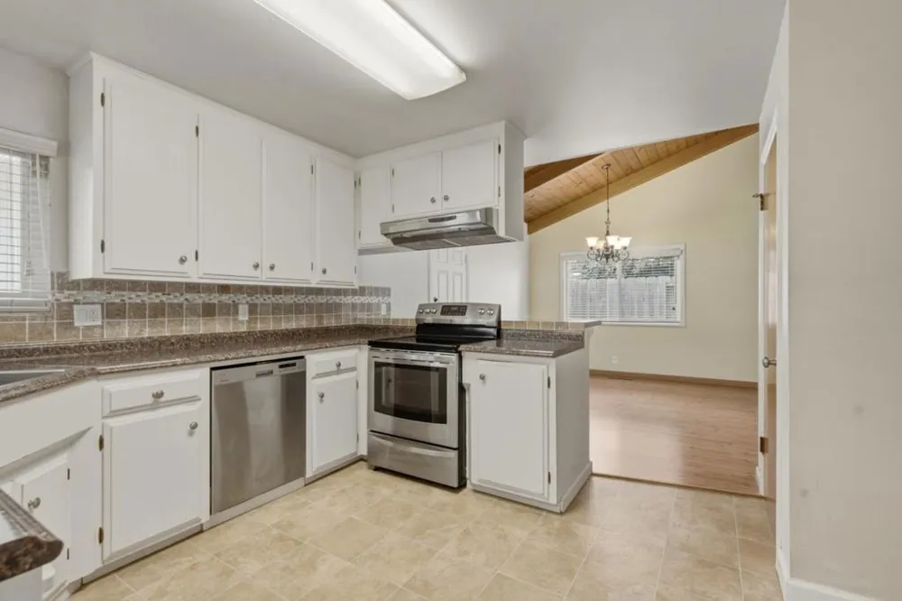 924 San Vincente Avenue Salinas, CA 93901