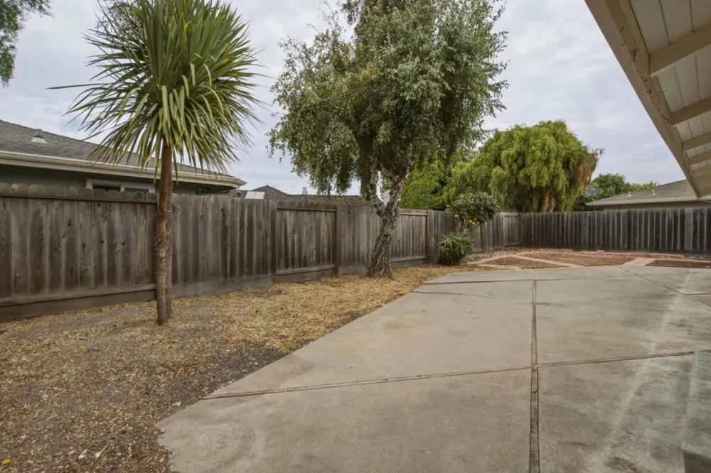 924 San Vincente Avenue Salinas, CA 93901