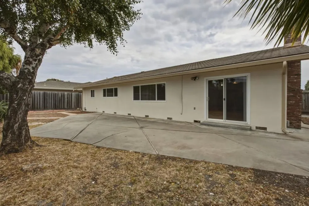 924 San Vincente Avenue Salinas, CA 93901