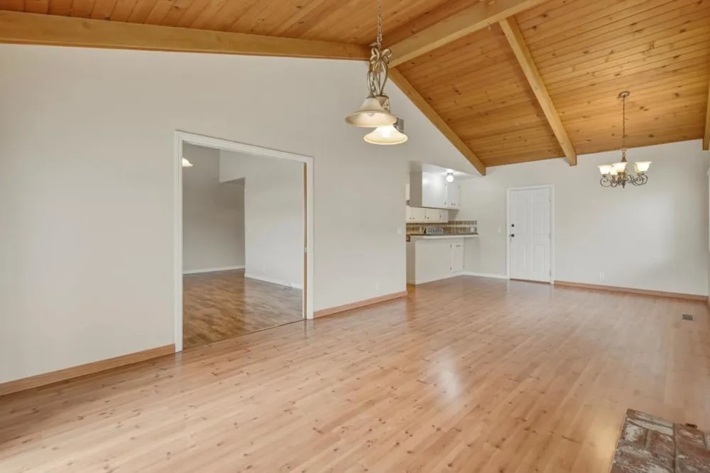 924 San Vincente Avenue Salinas, CA 93901