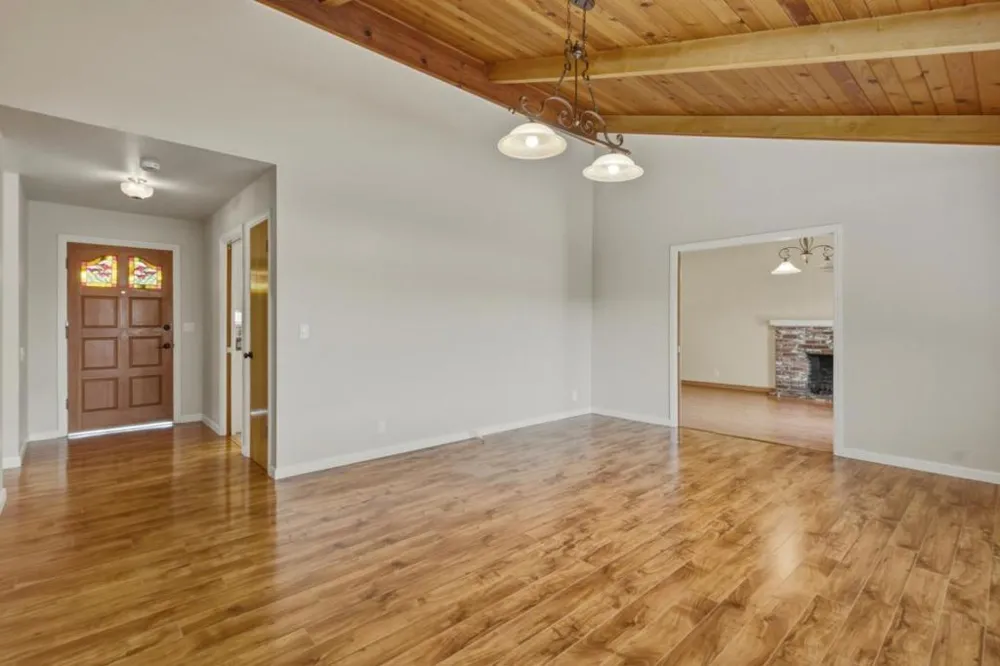 924 San Vincente Avenue Salinas, CA 93901