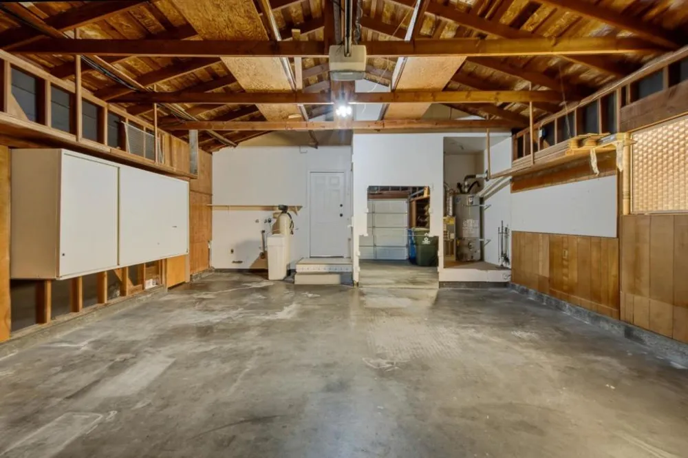 924 San Vincente Avenue Salinas, CA 93901