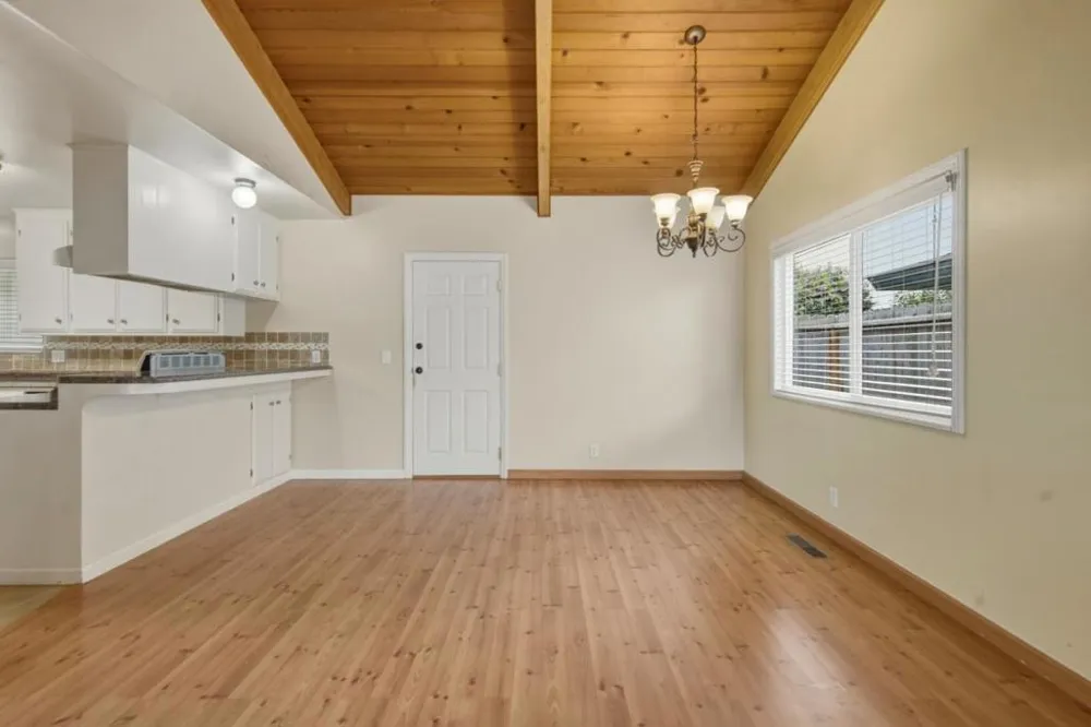 924 San Vincente Avenue Salinas, CA 93901