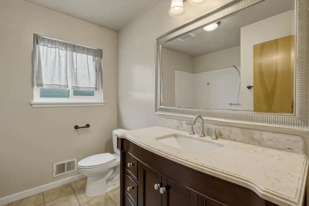 924 San Vincente Avenue Salinas, CA 93901