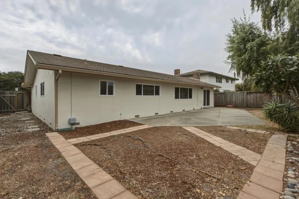 924 San Vincente Avenue Salinas, CA 93901
