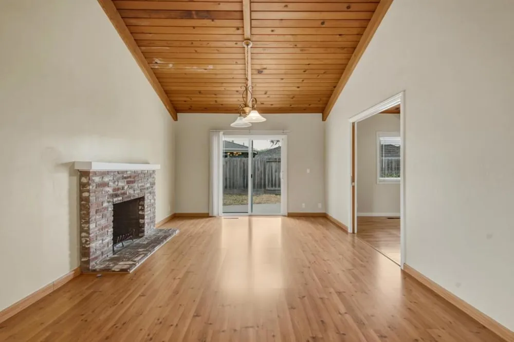924 San Vincente Avenue Salinas, CA 93901