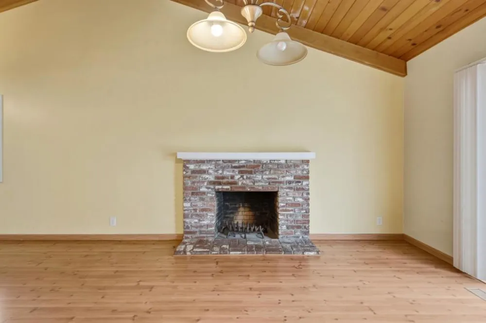 924 San Vincente Avenue Salinas, CA 93901
