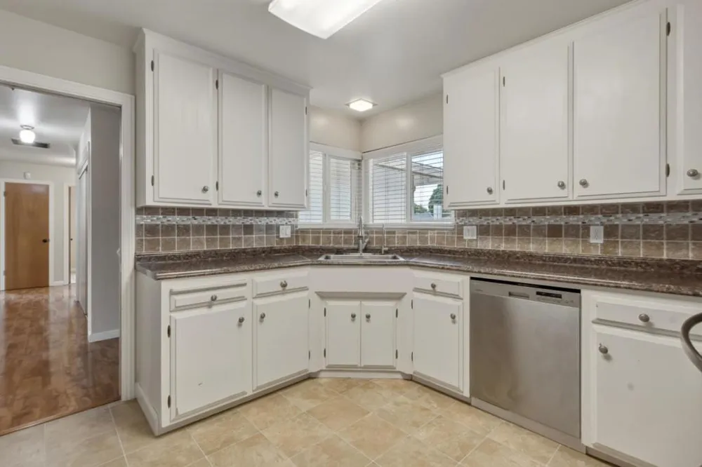 924 San Vincente Avenue Salinas, CA 93901