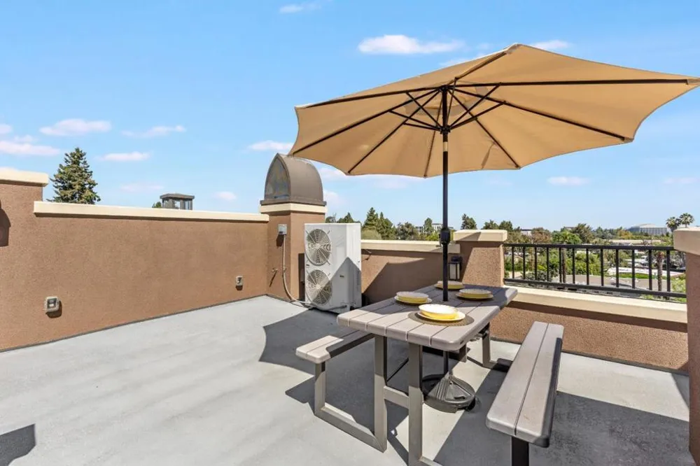 539 Walker Drive Mountain View, CA 94043