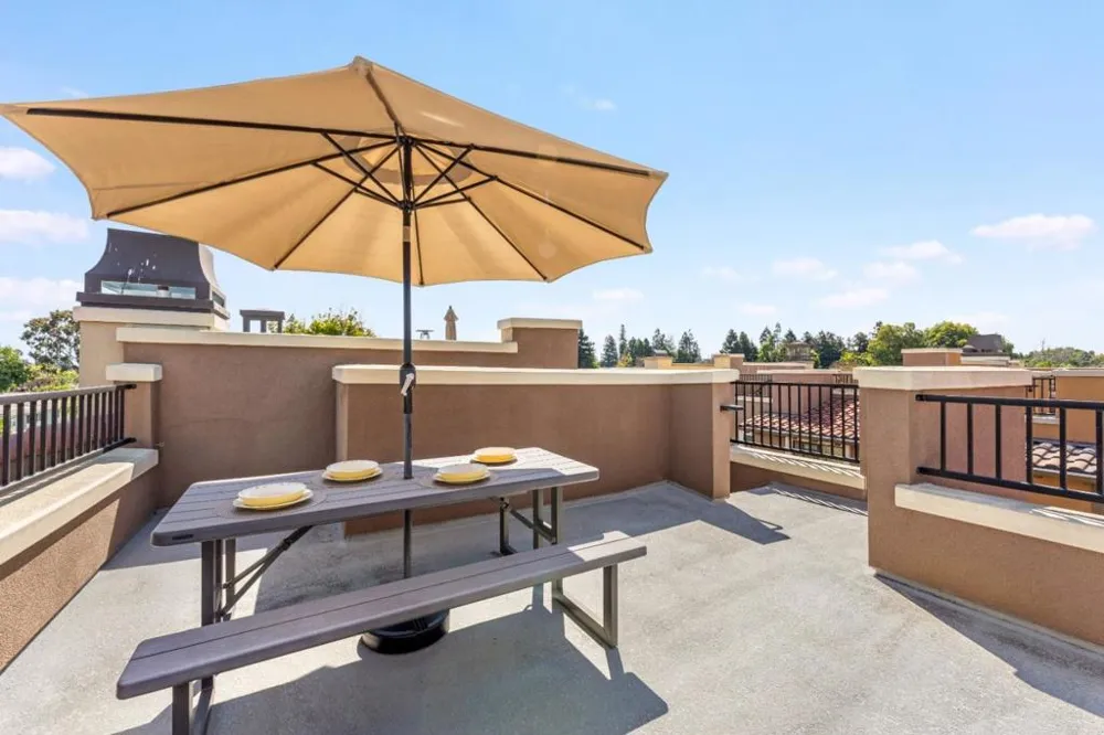 539 Walker Drive Mountain View, CA 94043