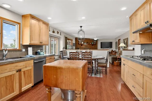 2316 Horseshoe Cir Longmont, CO 80504