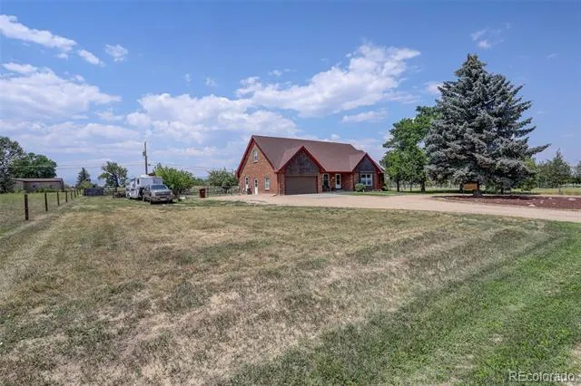 2316 Horseshoe Cir Longmont, CO 80504