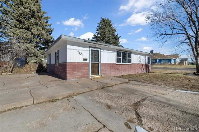 701 4th Street Akron, CO 80720