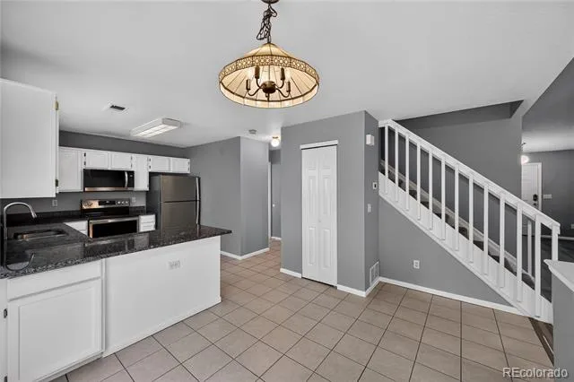 10452 Hyacinth Street Littleton, CO 80129