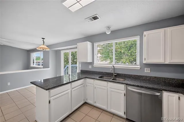 10452 Hyacinth Street Littleton, CO 80129