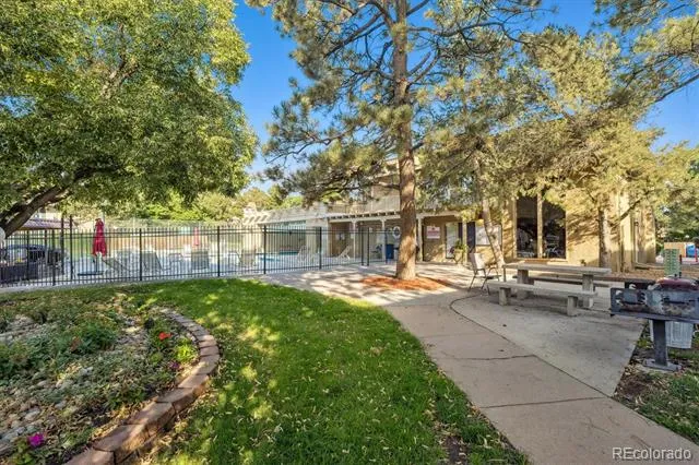 7665 E quincy Avenue #204 Denver, CO 80237