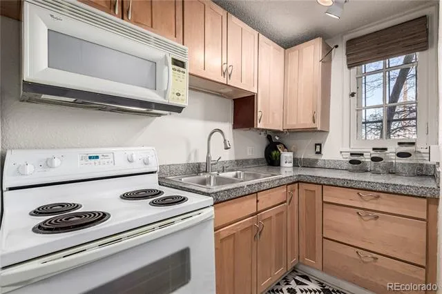 1024 E 14th Avenue #11 Denver, CO 80218