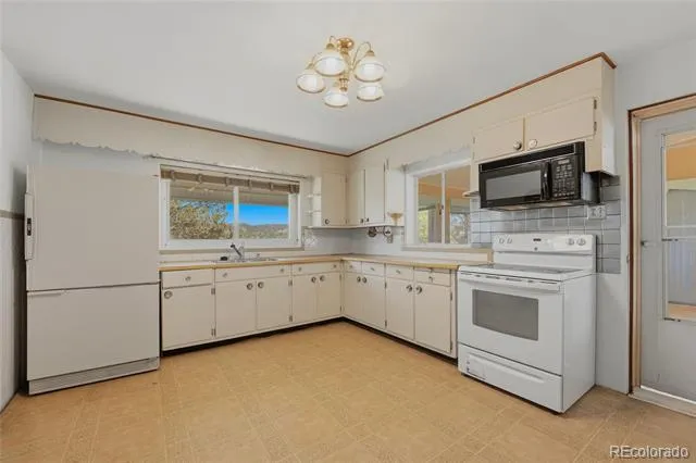 1109 E First Street Trinidad, CO 81082