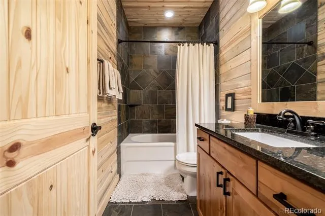 378 Arapahoe Circle Jefferson, CO 80456