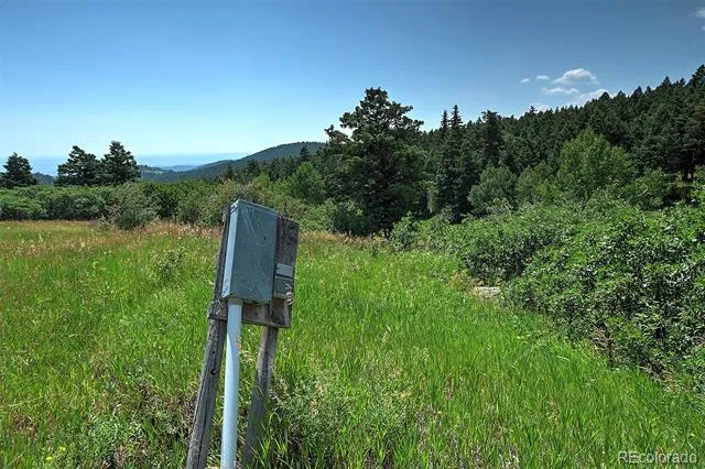 13884 Trail Circle Littleton, CO 80127