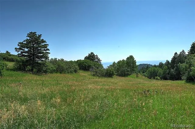 13884 Trail Circle Littleton, CO 80127