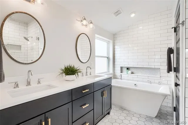 3322 Columbine Street Denver, CO 80205