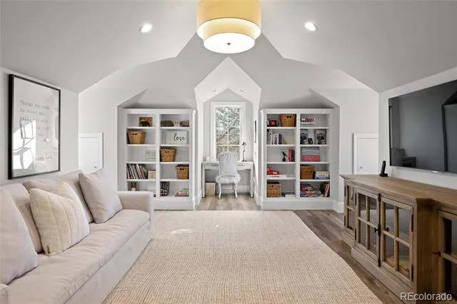 1350 E Greenwood Lane Littleton, CO 80121
