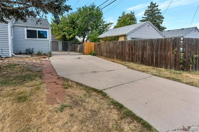 11612 Del Mar Parkway Aurora, CO 80010