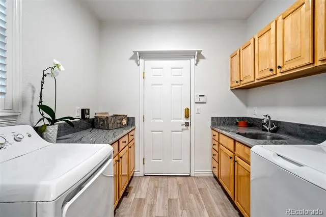 327 Ingleton Court Castle Pines, CO 80108