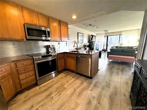 100 Park Avenue #1201