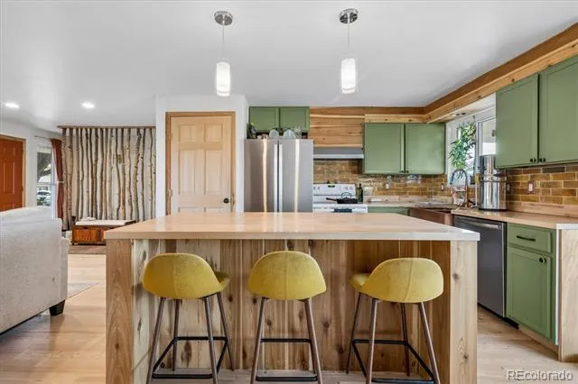 3550 W Mountain Road Englewood, CO 80110