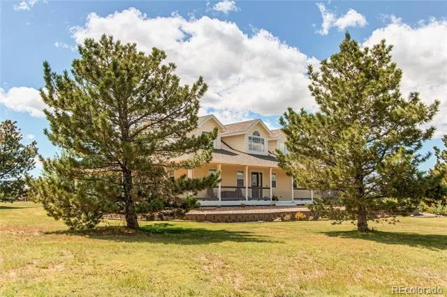 895 Antelope Drive W Bennett, CO 80102