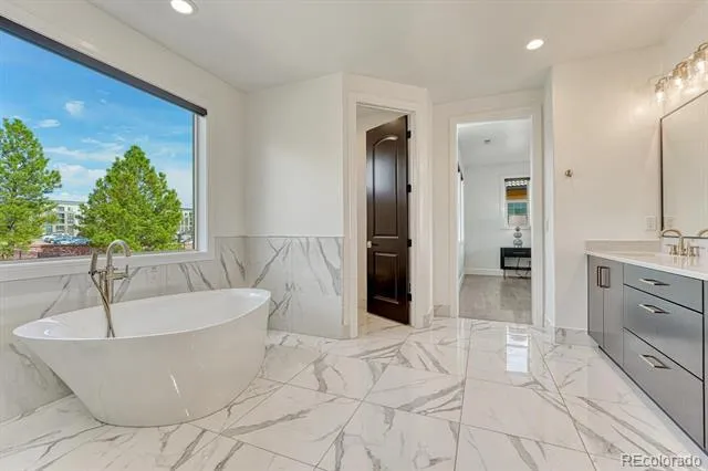 9486 E Winding Hill Avenue Lone Tree, CO 80124