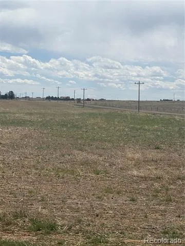57075 E Maplewood Place Strasburg, CO 80136