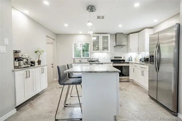 2569 E Cresthill Avenue Centennial, CO 80121