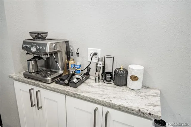 2569 E Cresthill Avenue Centennial, CO 80121