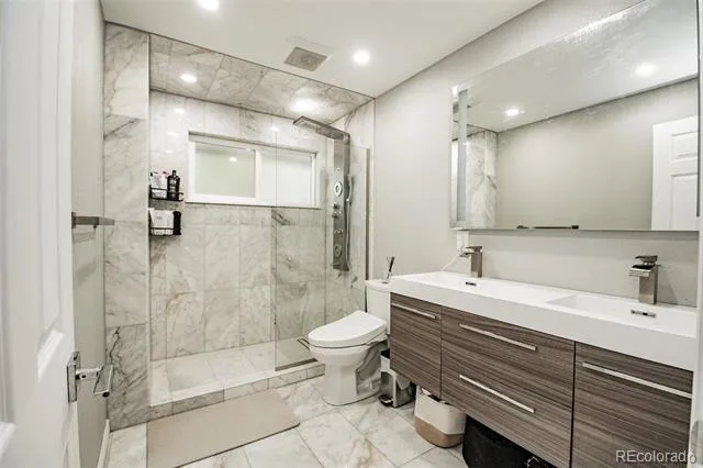 2569 E Cresthill Avenue Centennial, CO 80121