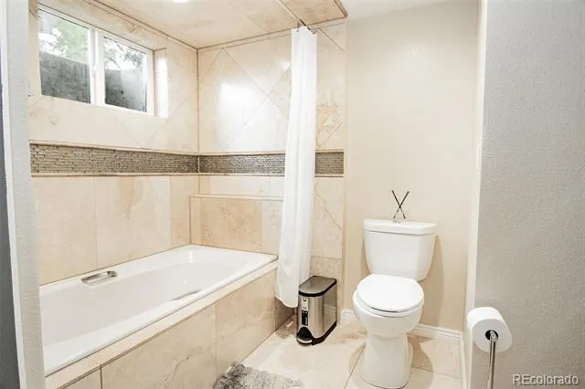 2569 E Cresthill Avenue Centennial, CO 80121