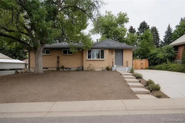 2569 E Cresthill Avenue Centennial, CO 80121