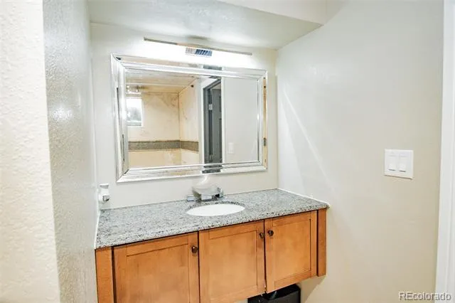 2569 E Cresthill Avenue Centennial, CO 80121