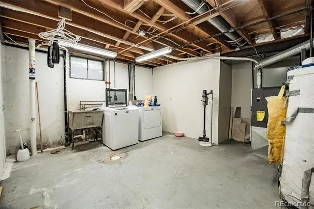 2569 E Cresthill Avenue Centennial, CO 80121