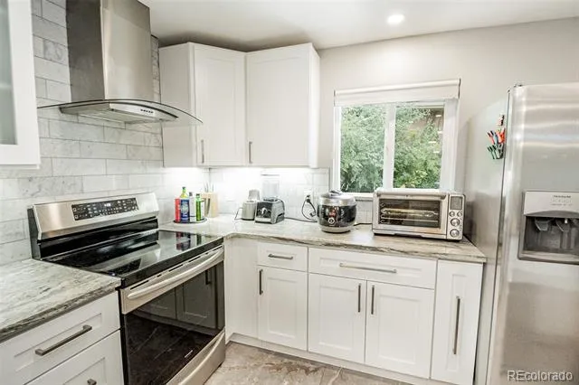 2569 E Cresthill Avenue Centennial, CO 80121